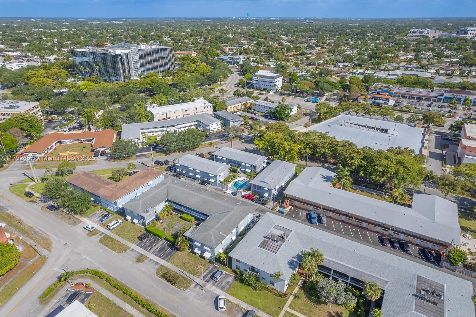 Real estate property located at 3710 Harrison St #1, Broward, Villas 1 Condo, Hollywood, FL