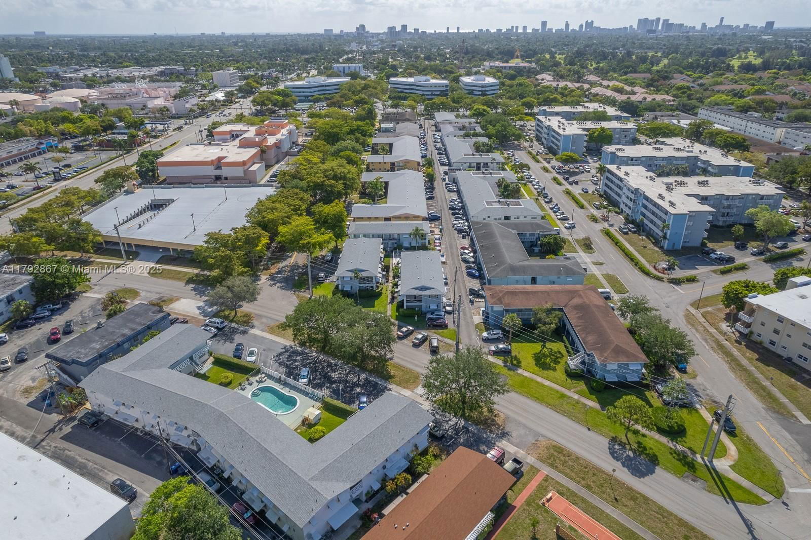 Real estate property located at 3710 Harrison St #1, Broward, Villas 1 Condo, Hollywood, FL