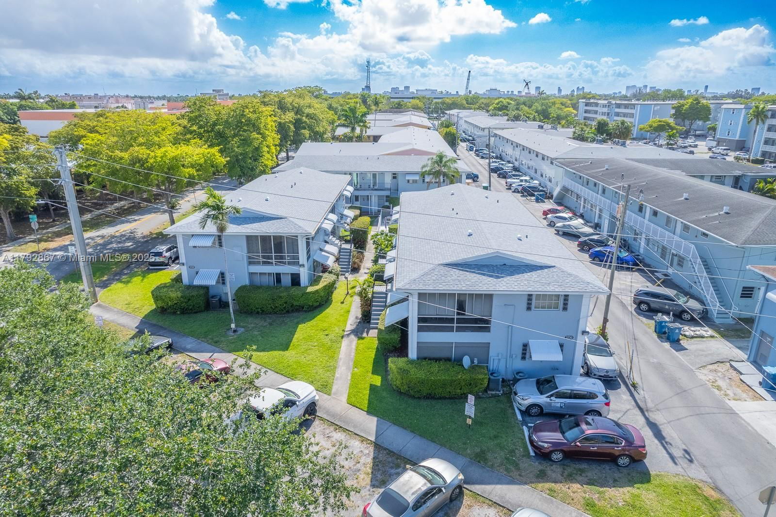 Real estate property located at 3710 Harrison St #1, Broward, Villas 1 Condo, Hollywood, FL