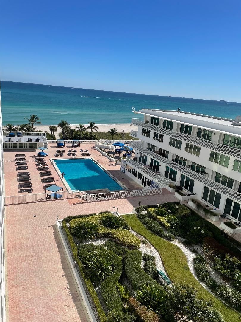 Real estate property located at 5401 Collins Ave #614, Miami-dade, The Carriage House Condo, Miami Beach, FL