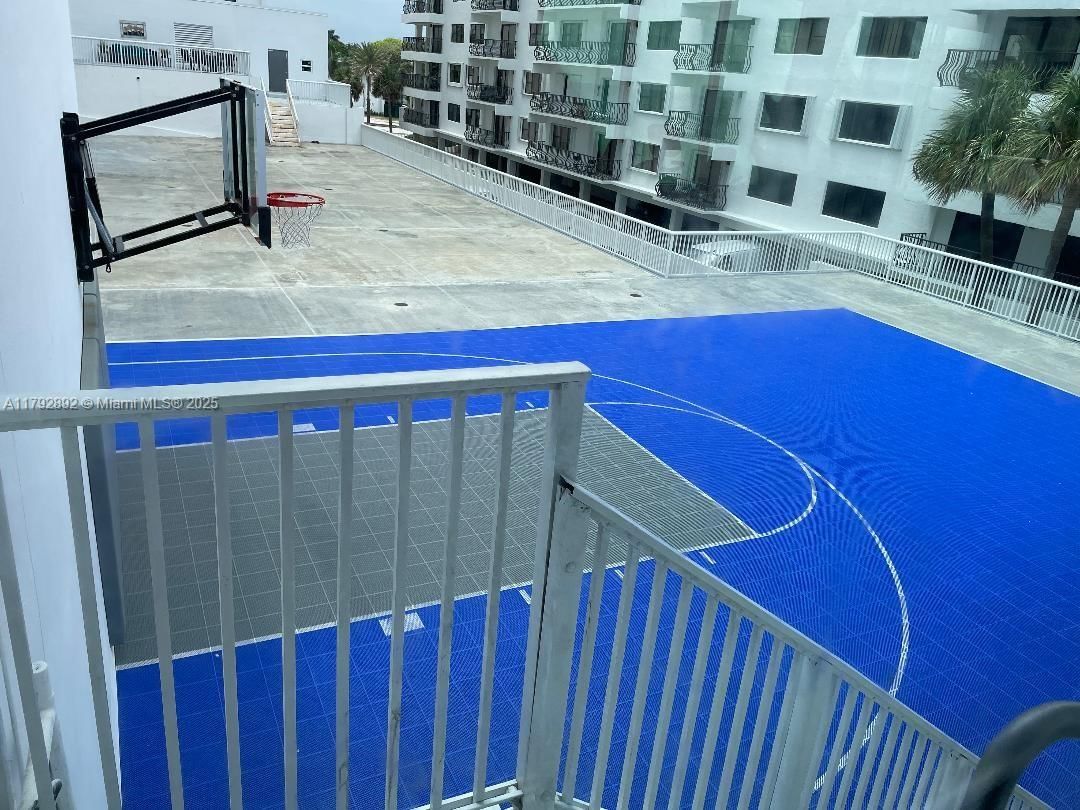 Real estate property located at 5401 Collins Ave #614, Miami-dade, The Carriage House Condo, Miami Beach, FL