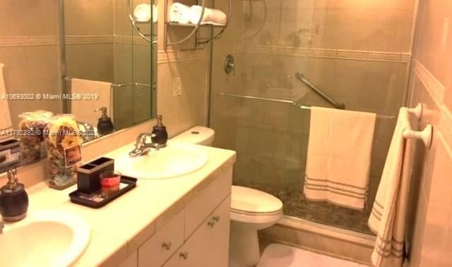 Real estate property located at 5401 Collins Ave #614, Miami-dade, The Carriage House Condo, Miami Beach, FL