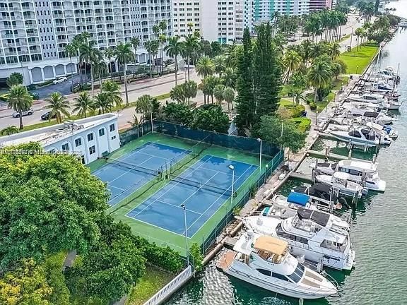 Real estate property located at 5401 Collins Ave #614, Miami-dade, The Carriage House Condo, Miami Beach, FL