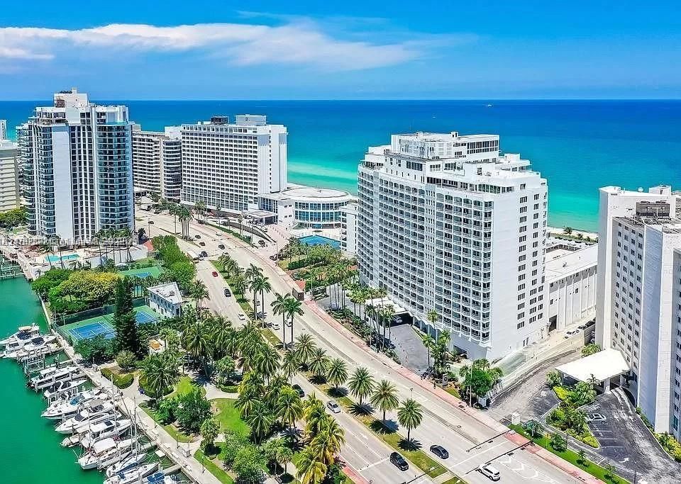 Real estate property located at 5401 Collins Ave #614, Miami-dade, The Carriage House Condo, Miami Beach, FL