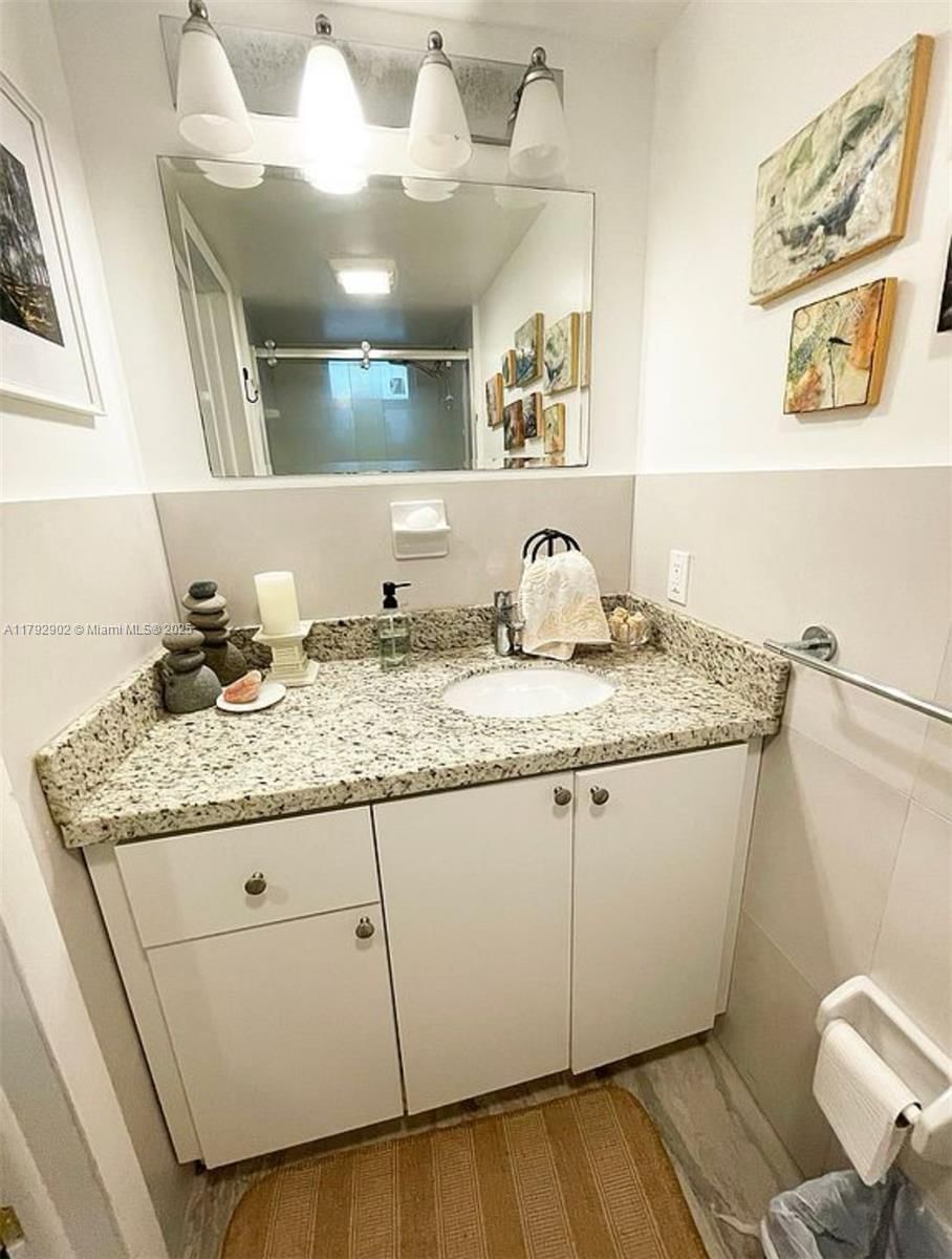 Real estate property located at 3161 Day Ave, Miami-dade, Biscayne Realty Cos, Miami, FL