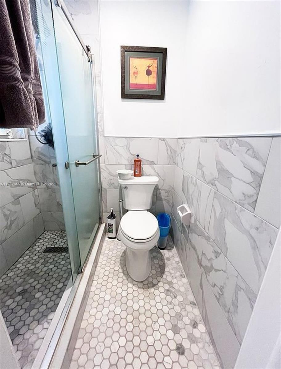 Real estate property located at 3161 Day Ave, Miami-dade, Biscayne Realty Cos, Miami, FL