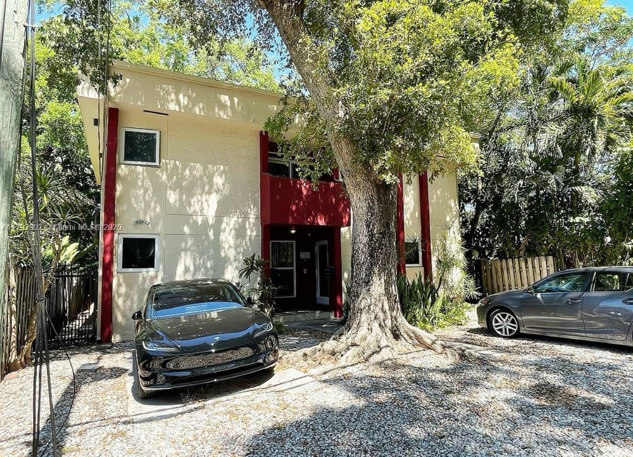 Real estate property located at 3161 Day Ave, Miami-dade, Biscayne Realty Cos, Miami, FL
