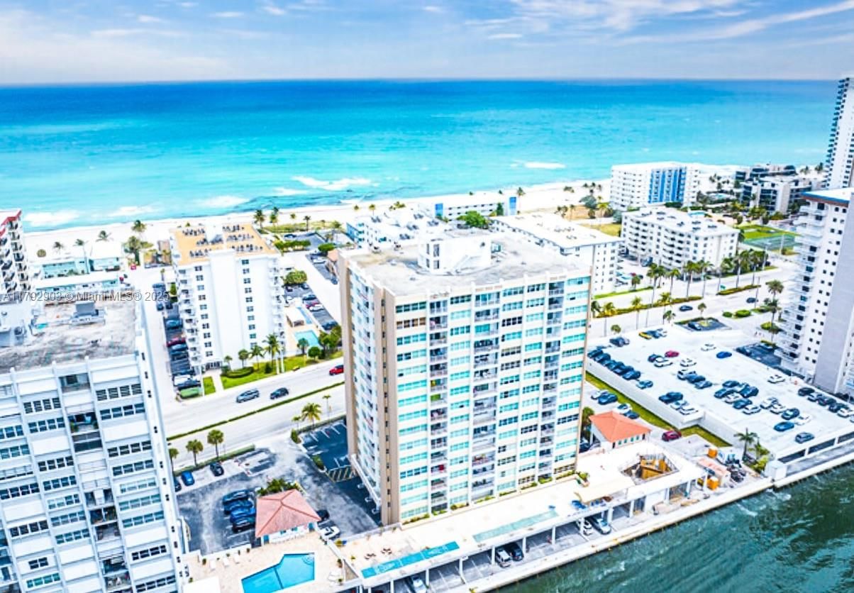 Real estate property located at 1410 Ocean Dr #1406, Broward, Trafalgar Towers Condomin, Hollywood, FL