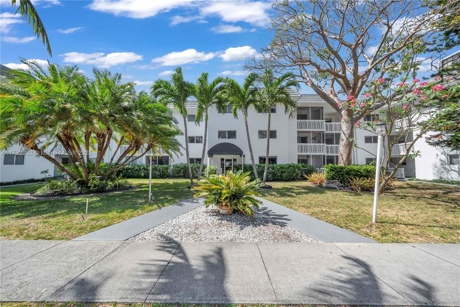 Real estate property located at 200 Galen Dr #308, Miami-dade, Galen Drive West Condomin, Key Biscayne, FL