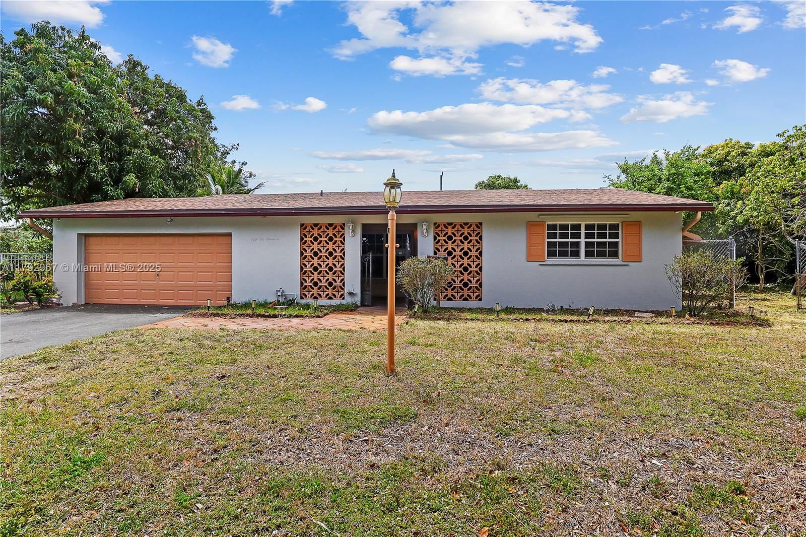 Real estate property located at 5200 3rd St, Broward, Plantation Park 6 Add Div, Plantation, FL