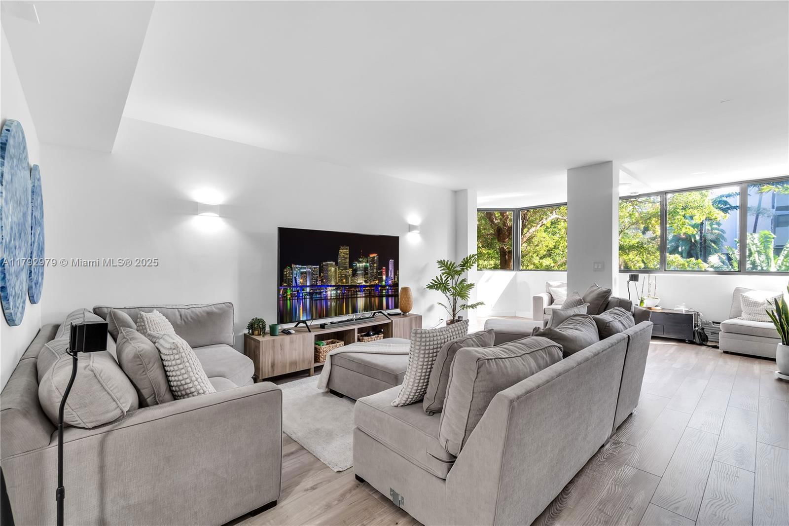 Real estate property located at 121 Crandon Blvd #256, Miami-dade, Key Colony No 4 Condo, Key Biscayne, FL