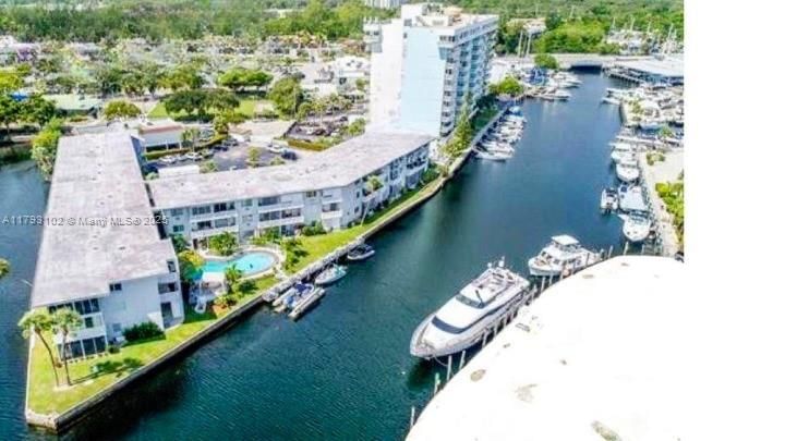 Real estate property located at 13105 Ixora Ct #302, Miami-dade, Keystone Arms Condo, North Miami, FL