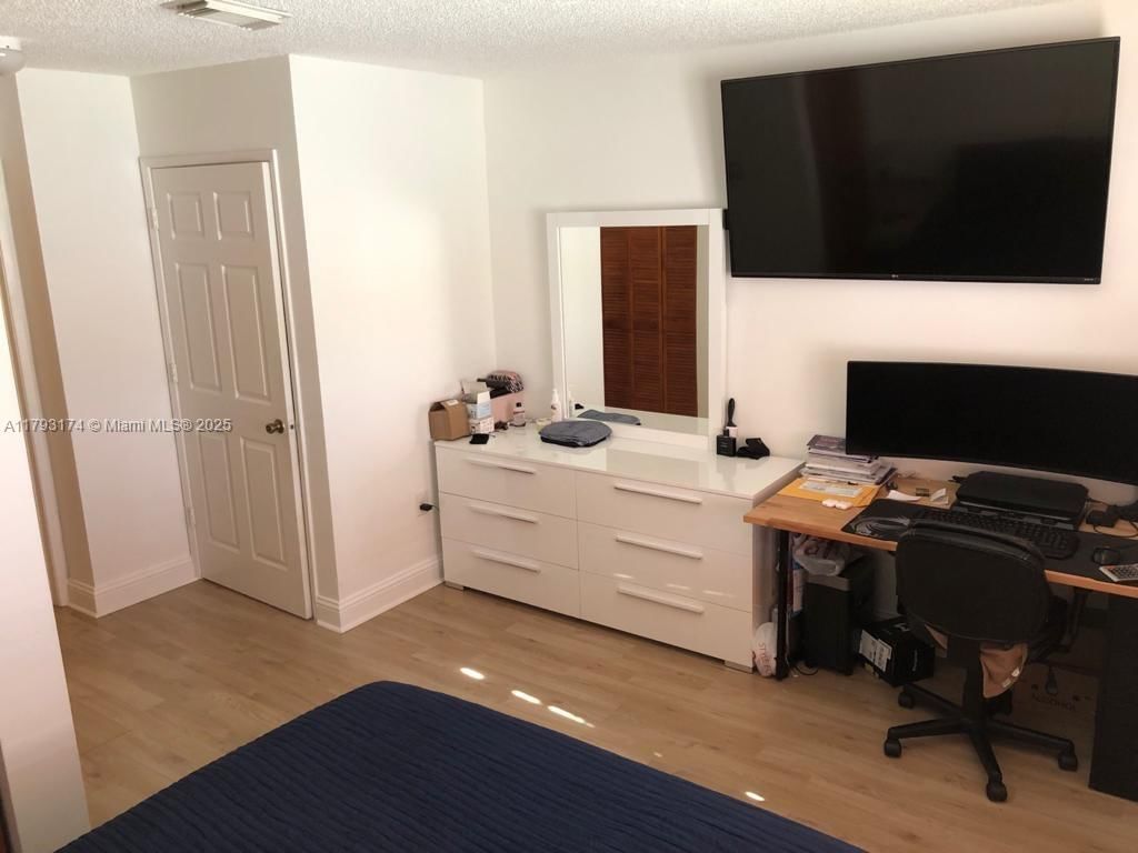 Real estate property located at 1140 125th Pl #205, Miami-dade, Villa Real Condo No 6, Miami, FL