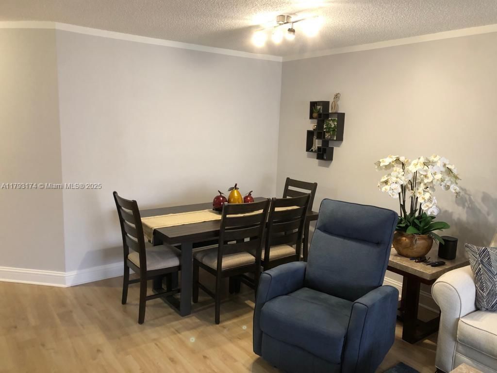 Real estate property located at 1140 125th Pl #205, Miami-dade, Villa Real Condo No 6, Miami, FL
