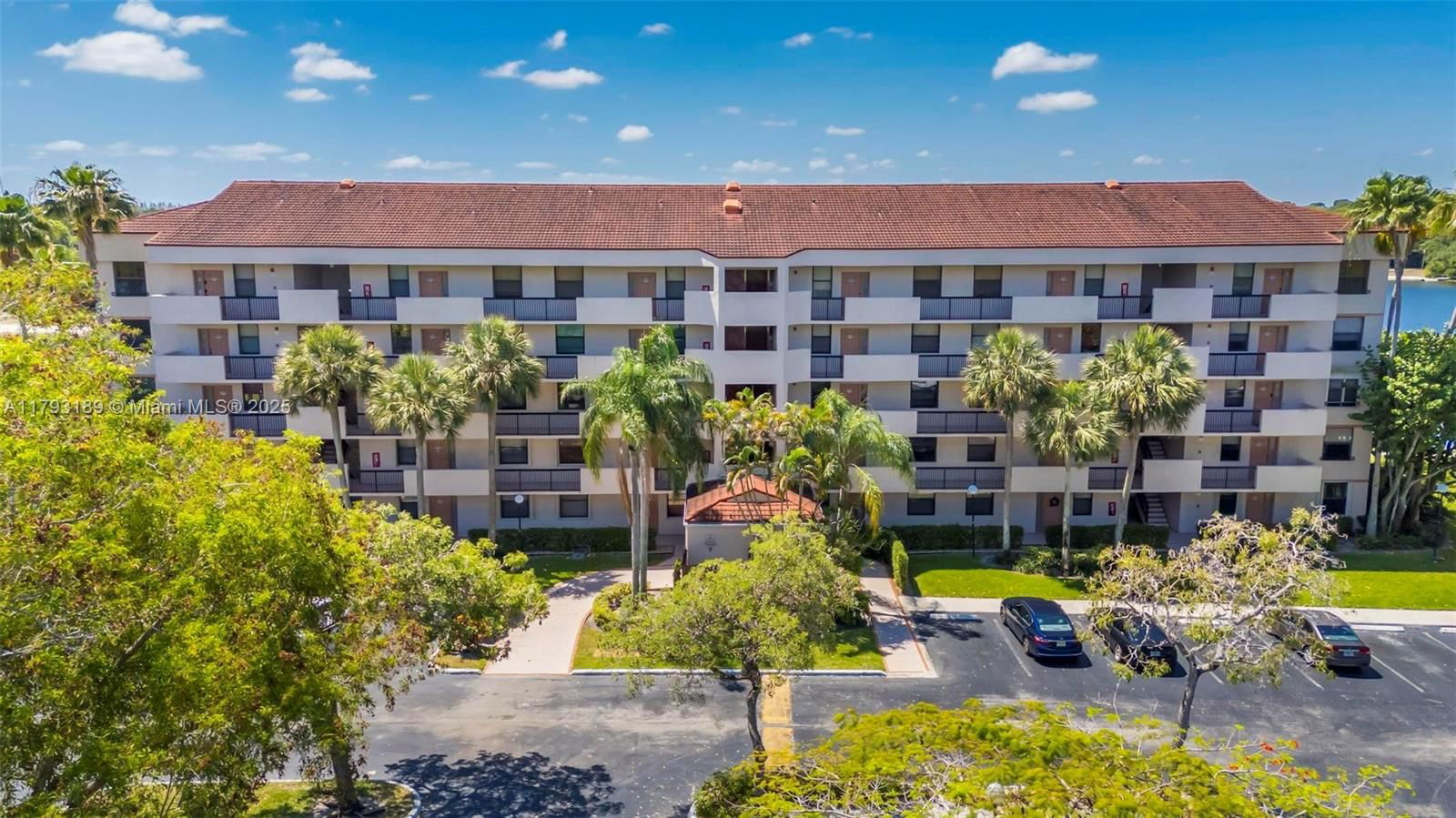 Real estate property located at 2767 Carambola Cir S #506, Broward, Applewood Village Ii-e Co, Coconut Creek, FL