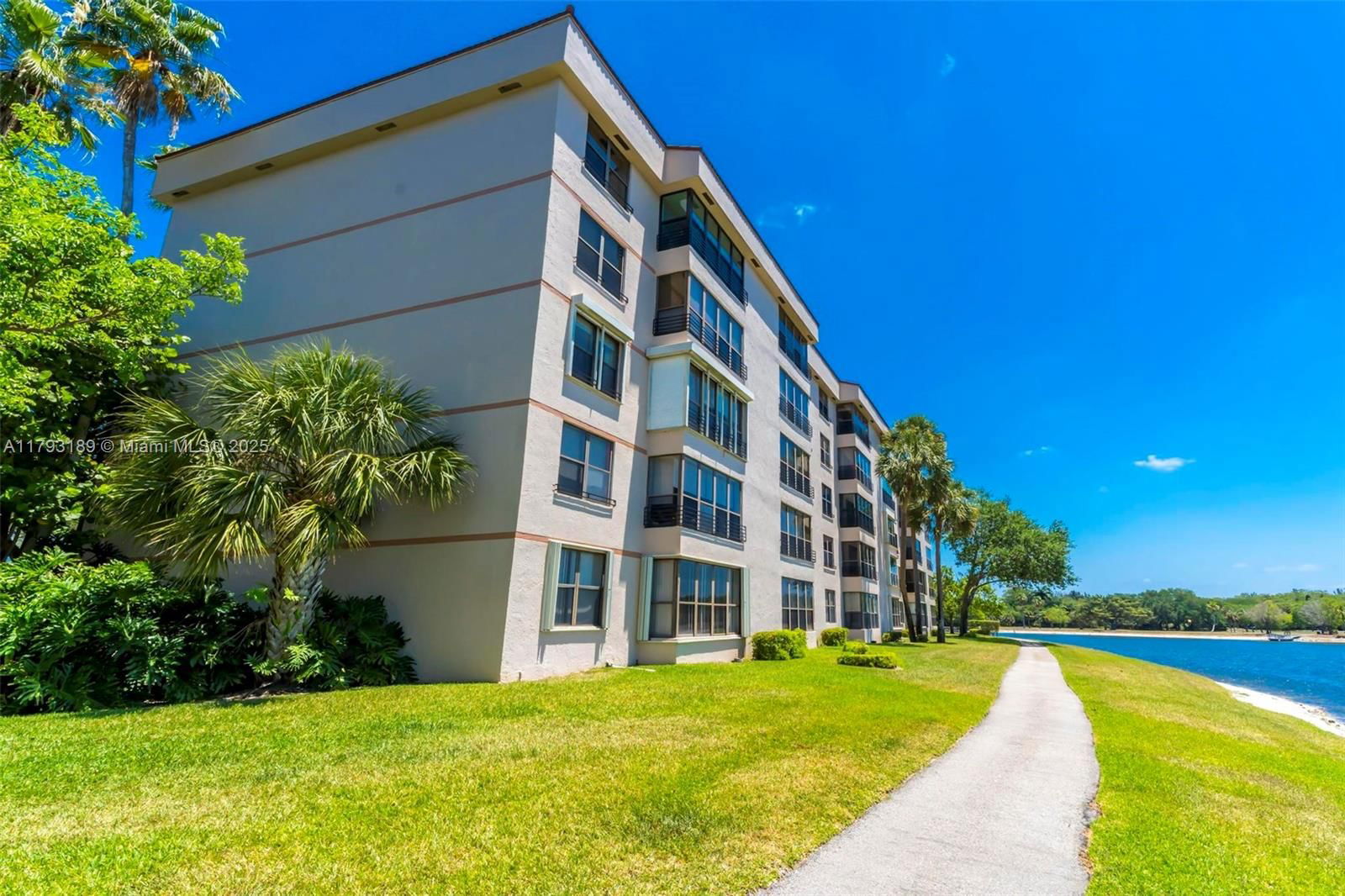 Real estate property located at 2767 Carambola Cir S #506, Broward, Applewood Village Ii-e Co, Coconut Creek, FL