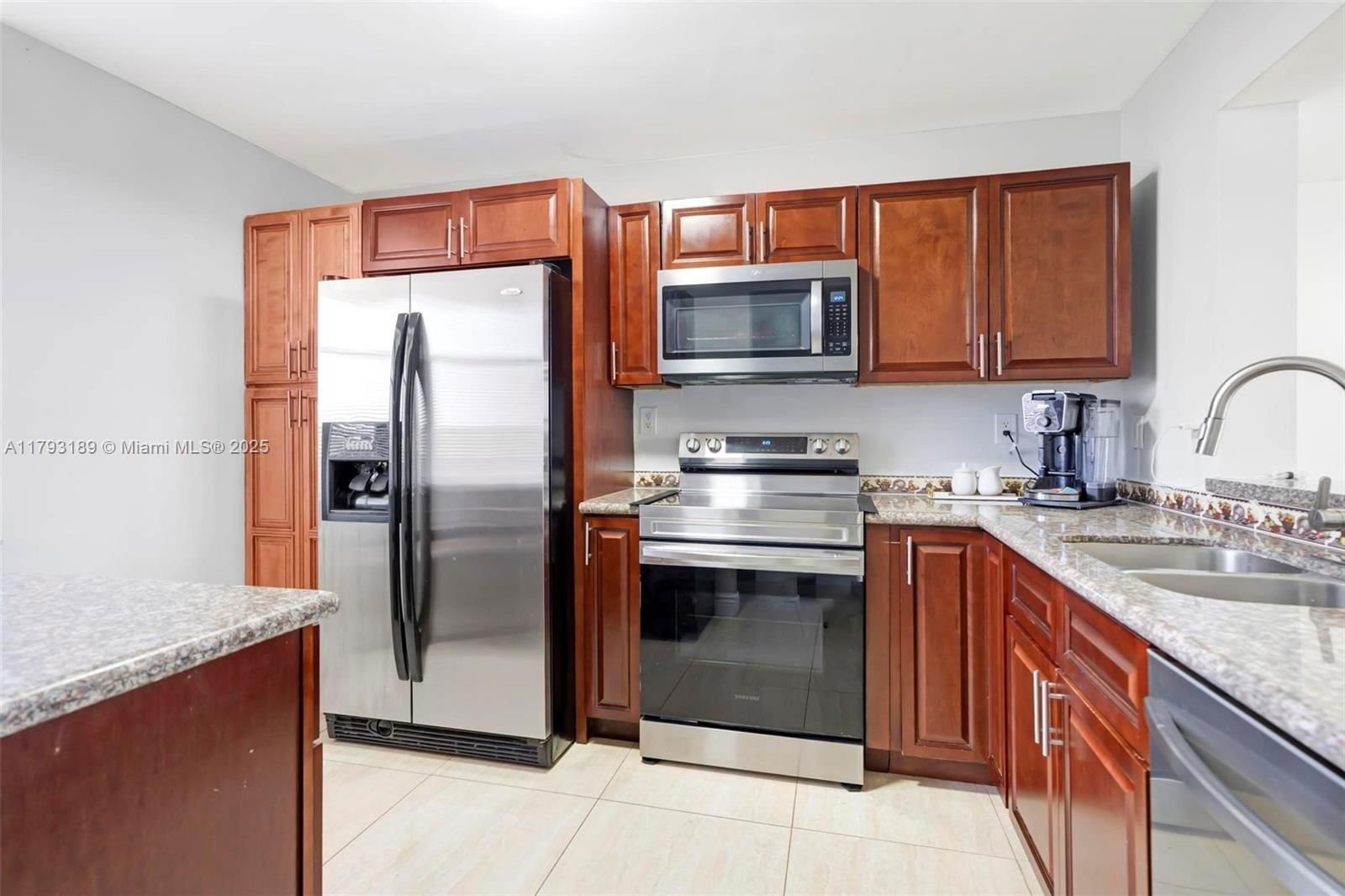 Real estate property located at 2767 Carambola Cir S #506, Broward, Applewood Village Ii-e Co, Coconut Creek, FL