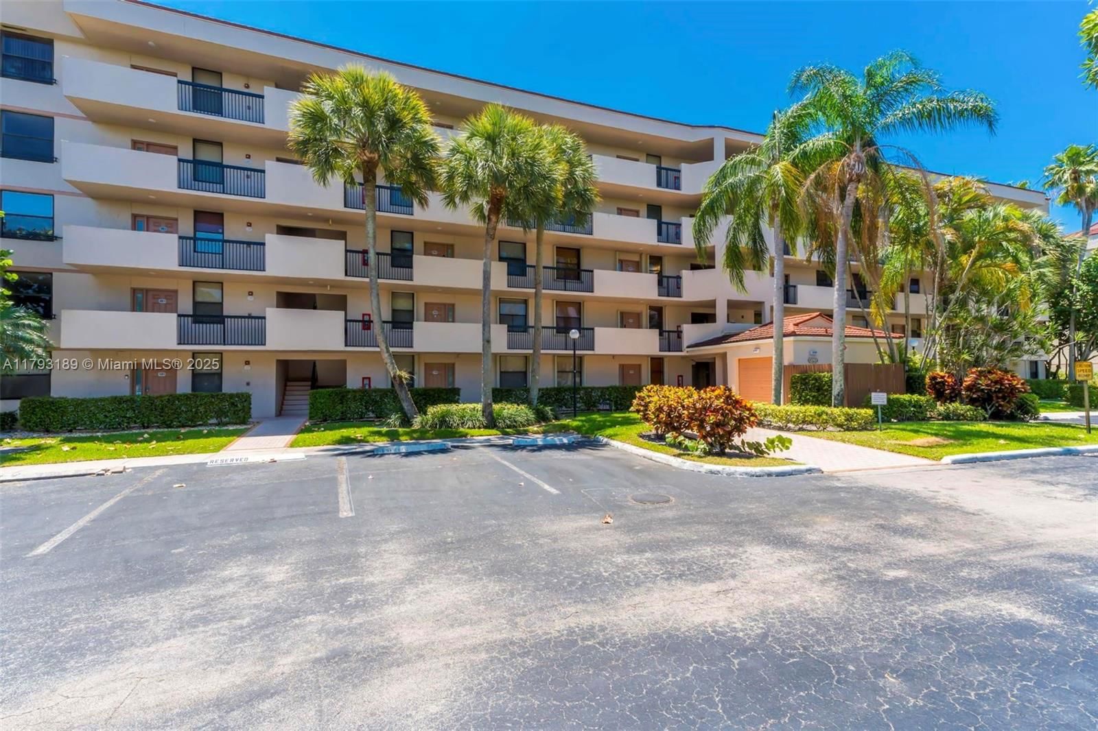 Real estate property located at 2767 Carambola Cir S #506, Broward, Applewood Village Ii-e Co, Coconut Creek, FL