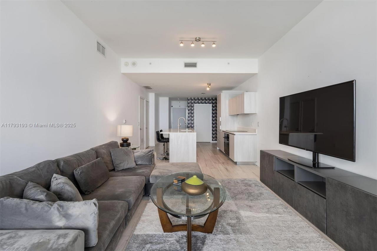Real estate property located at 480 31st St #1502, Miami-dade, Gran Paraiso Condo, Miami, FL