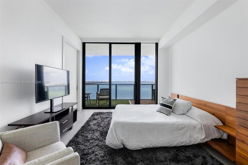 Real estate property located at 480 31st St #1502, Miami-dade, Gran Paraiso Condo, Miami, FL