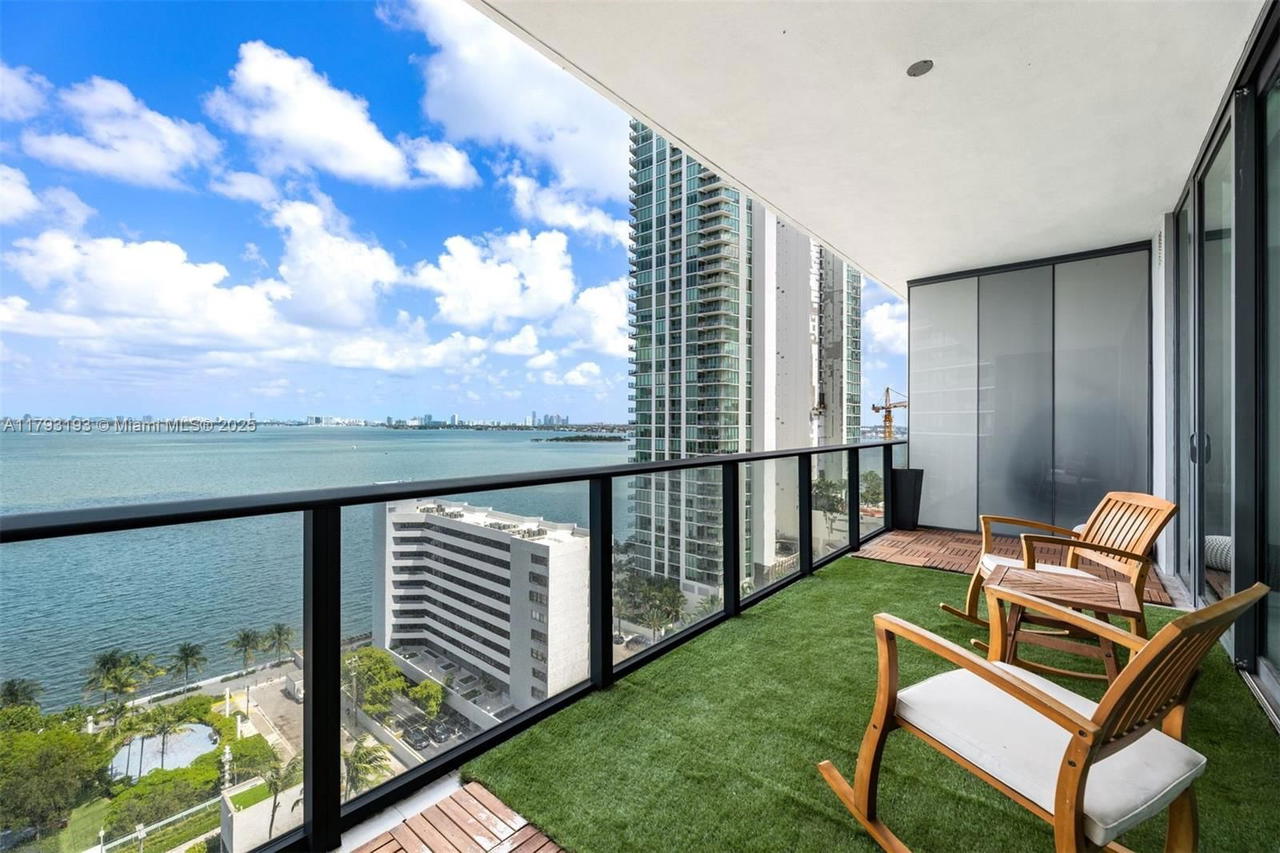 Real estate property located at 480 31st St #1502, Miami-dade, Gran Paraiso Condo, Miami, FL