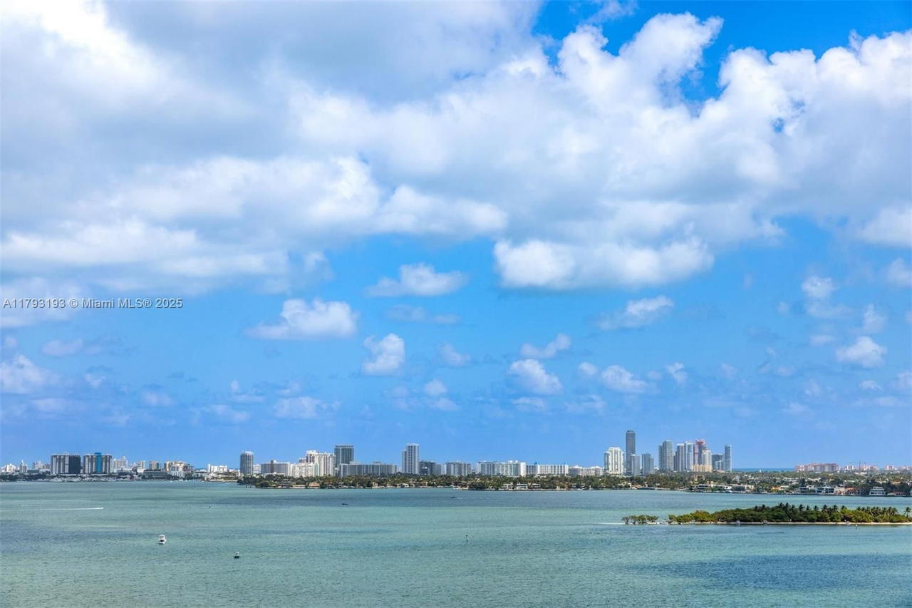 Real estate property located at 480 31st St #1502, Miami-dade, Gran Paraiso Condo, Miami, FL