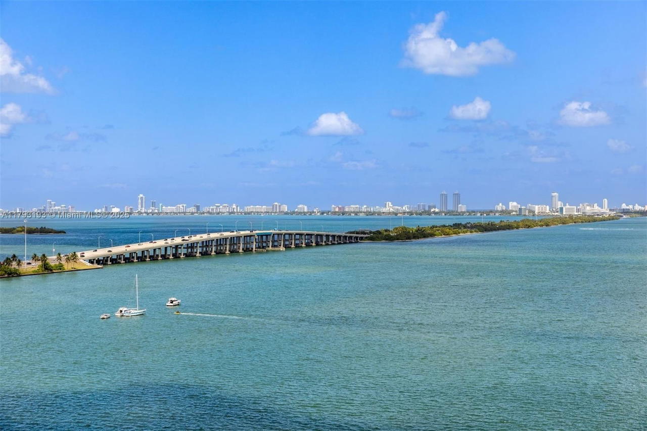Real estate property located at 480 31st St #1502, Miami-dade, Gran Paraiso Condo, Miami, FL