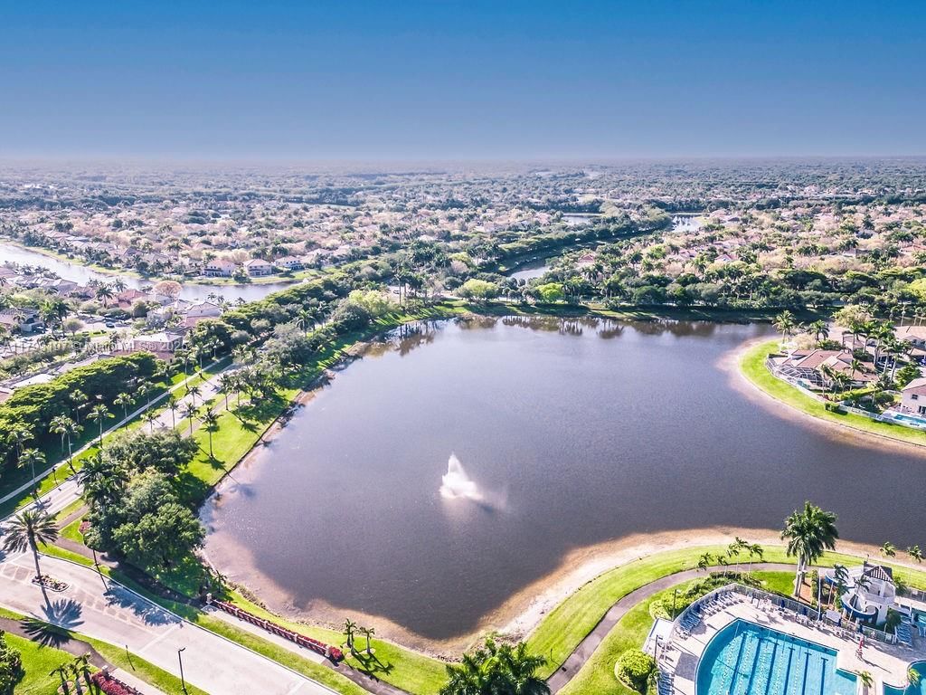 Real estate property located at 1558 Sunset Way, Broward, Sector 2- Parcels 21b 22, Weston, FL