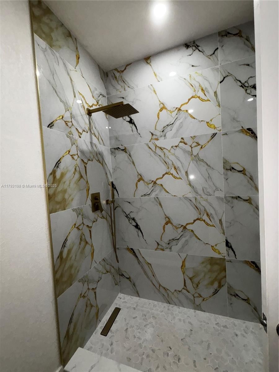 Real estate property located at 15345 119th Ln, Miami-dade, Century Garndens At Tamia, Miami, FL