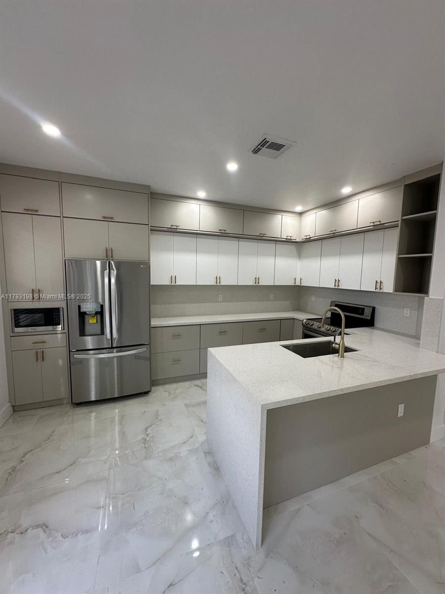 Real estate property located at 15345 119th Ln, Miami-dade, Century Garndens At Tamia, Miami, FL