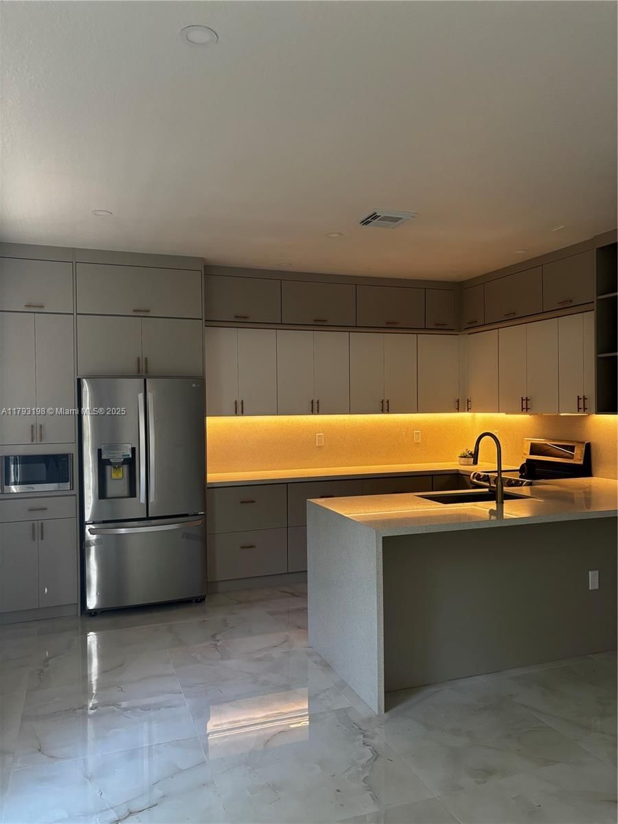 Real estate property located at 15345 119th Ln, Miami-dade, Century Garndens At Tamia, Miami, FL