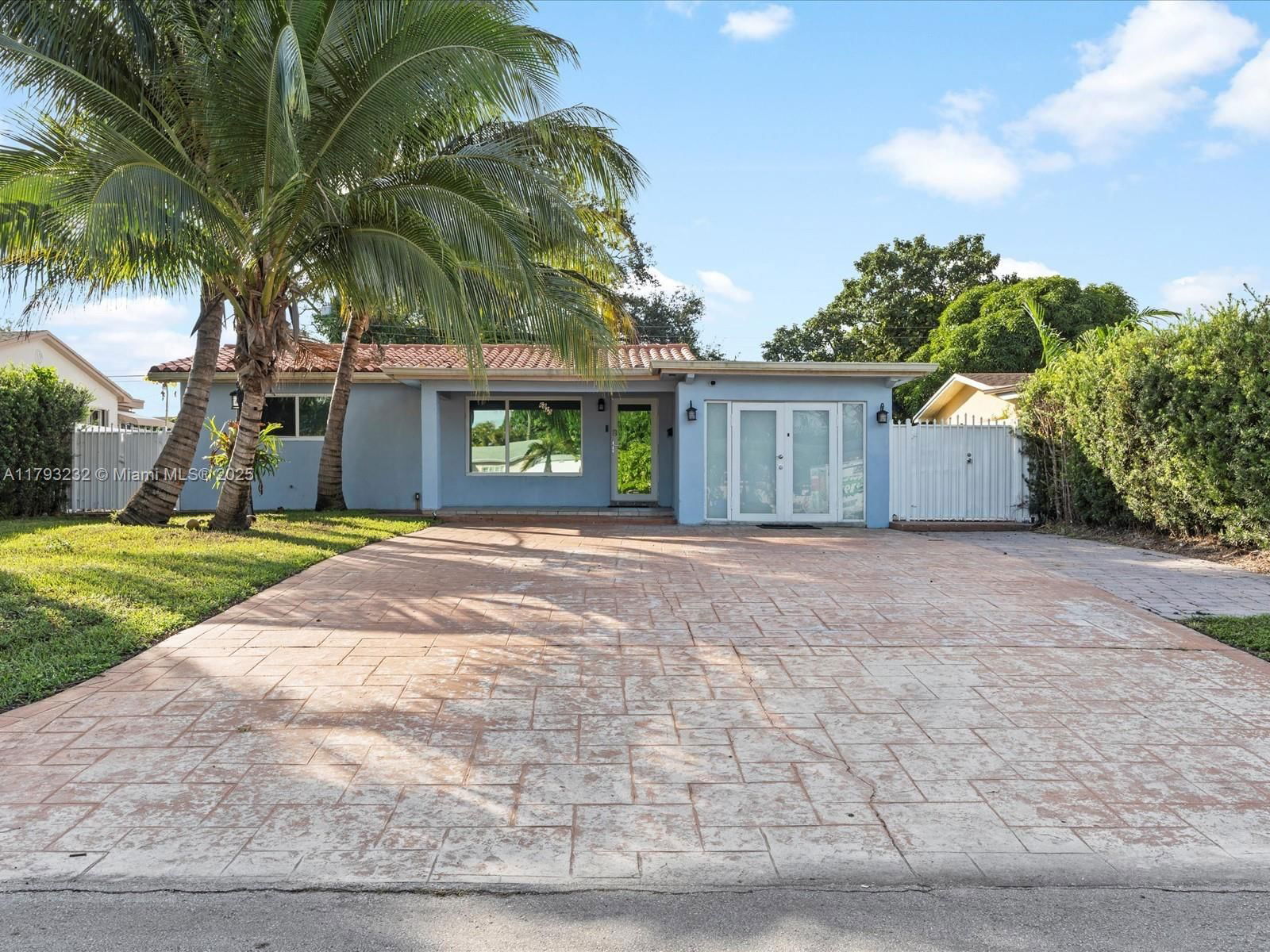 Real estate property located at 6820 9th St, Broward, Pembroke Pines No 2, Pembroke Pines, FL