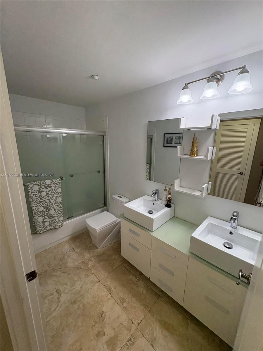 Real estate property located at 10730 66th St #512, Miami-dade, Captiva Condo A, Doral, FL