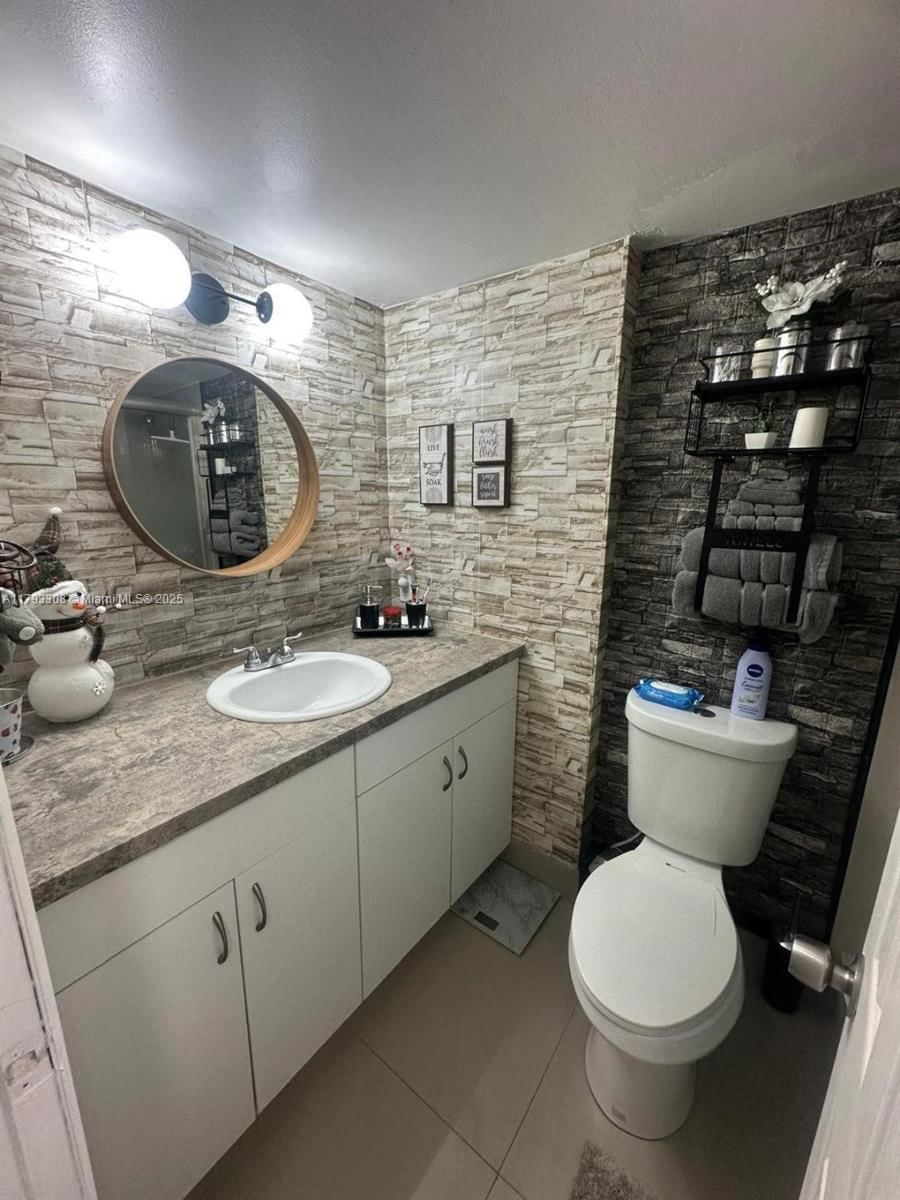 Real estate property located at 6801 Indian Creek Dr #405, Miami-dade, Boston Plaza Condo, Miami Beach, FL