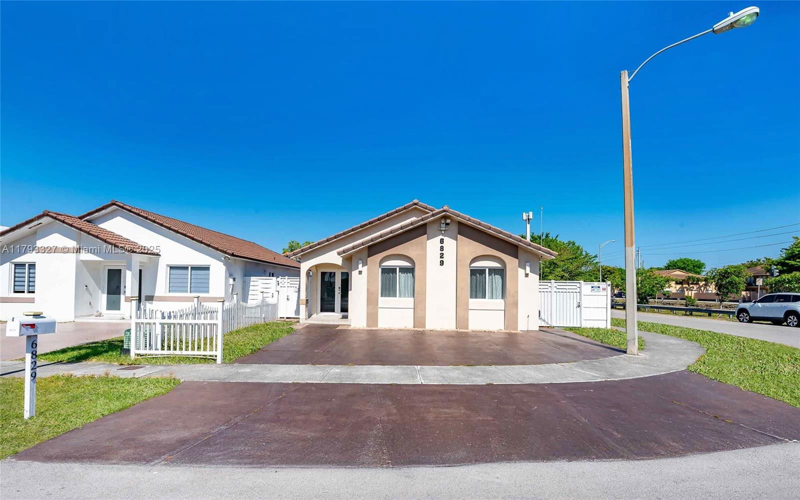 Real estate property located at 6829 26th Ave, Miami-dade, West Palm Gardens 1st Add, Hialeah, FL