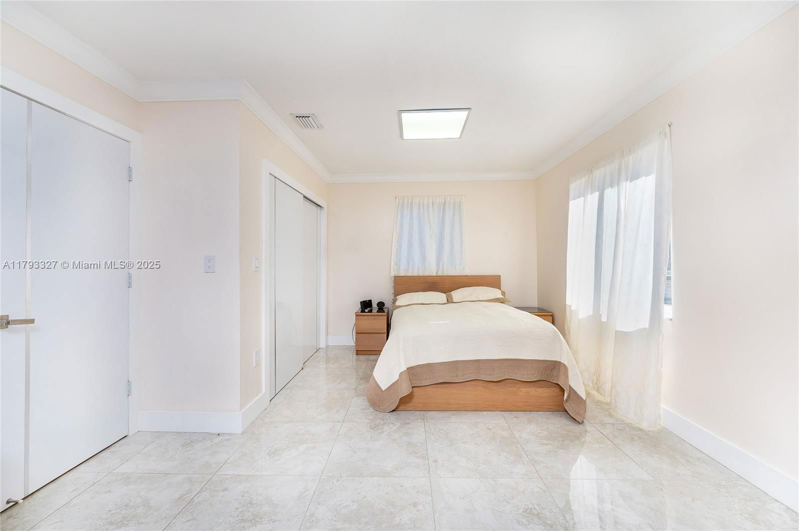 Real estate property located at 6829 26th Ave, Miami-dade, West Palm Gardens 1st Add, Hialeah, FL