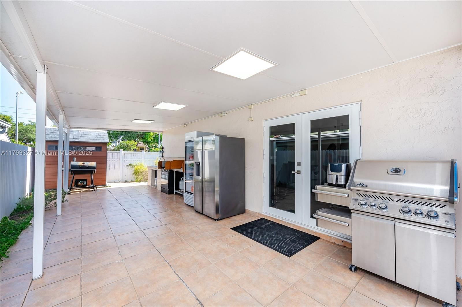 Real estate property located at 6829 26th Ave, Miami-dade, West Palm Gardens 1st Add, Hialeah, FL