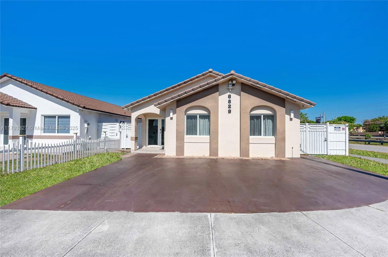 Real estate property located at 6829 26th Ave, Miami-dade, West Palm Gardens 1st Add, Hialeah, FL