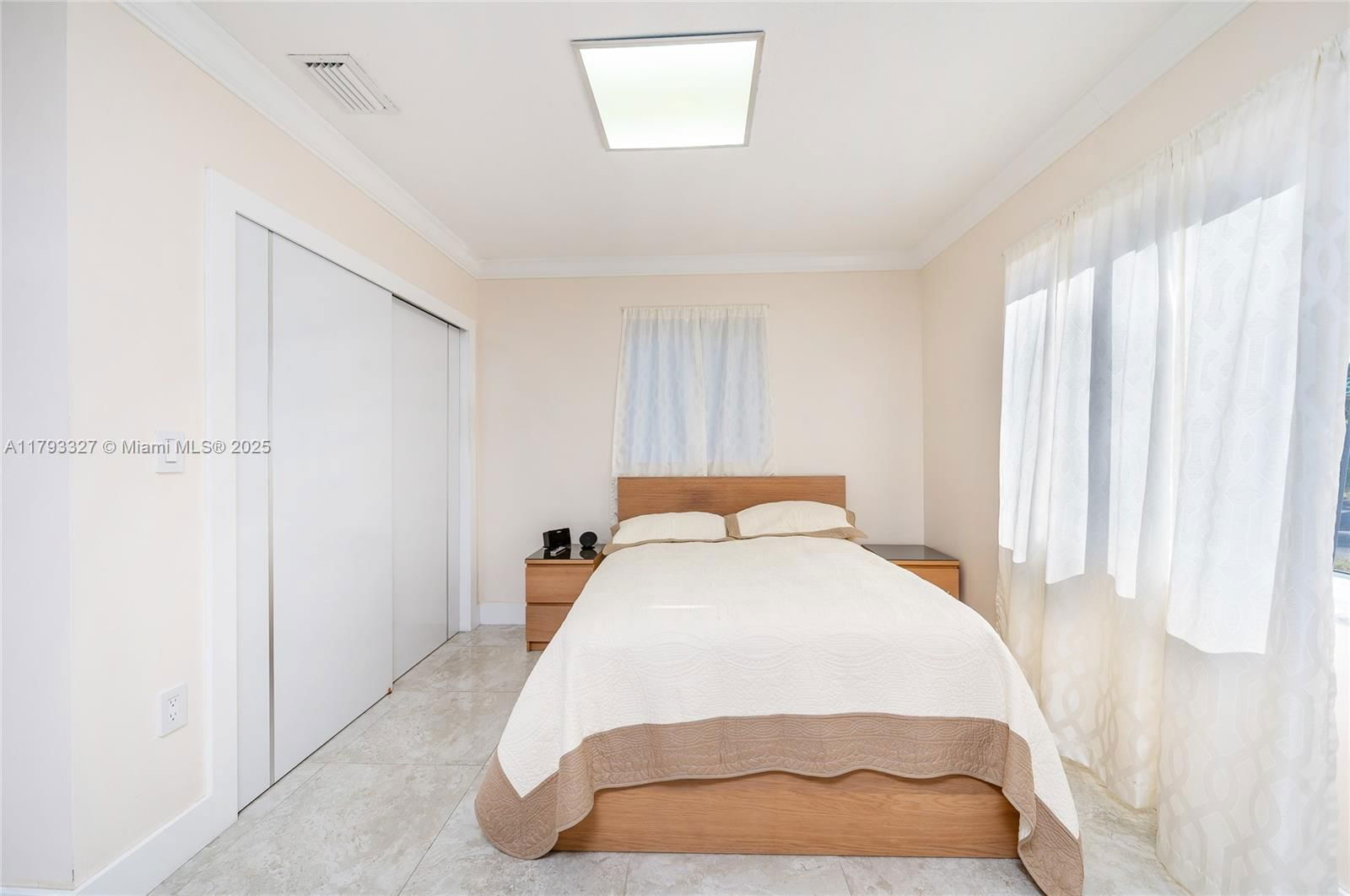 Real estate property located at 6829 26th Ave, Miami-dade, West Palm Gardens 1st Add, Hialeah, FL