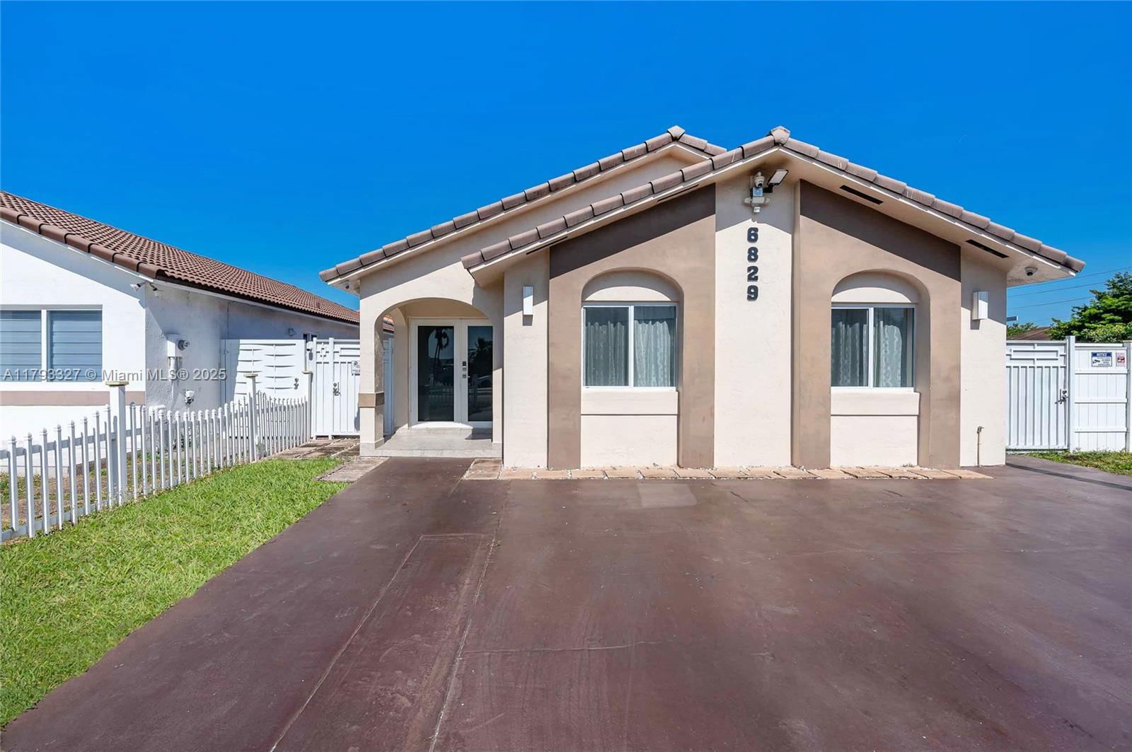 Real estate property located at 6829 26th Ave, Miami-dade, West Palm Gardens 1st Add, Hialeah, FL