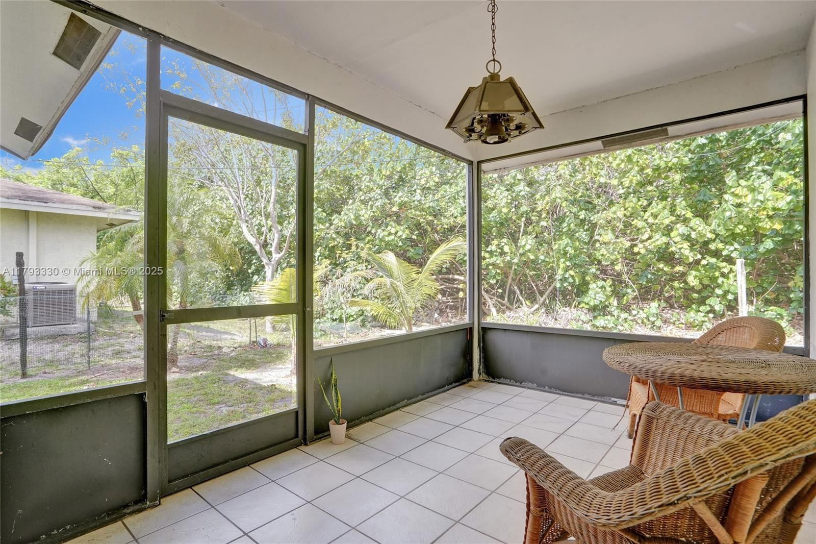 Real estate property located at 2011 44th Ter, Broward, Rock Hill Sec, Fort Lauderdale, FL