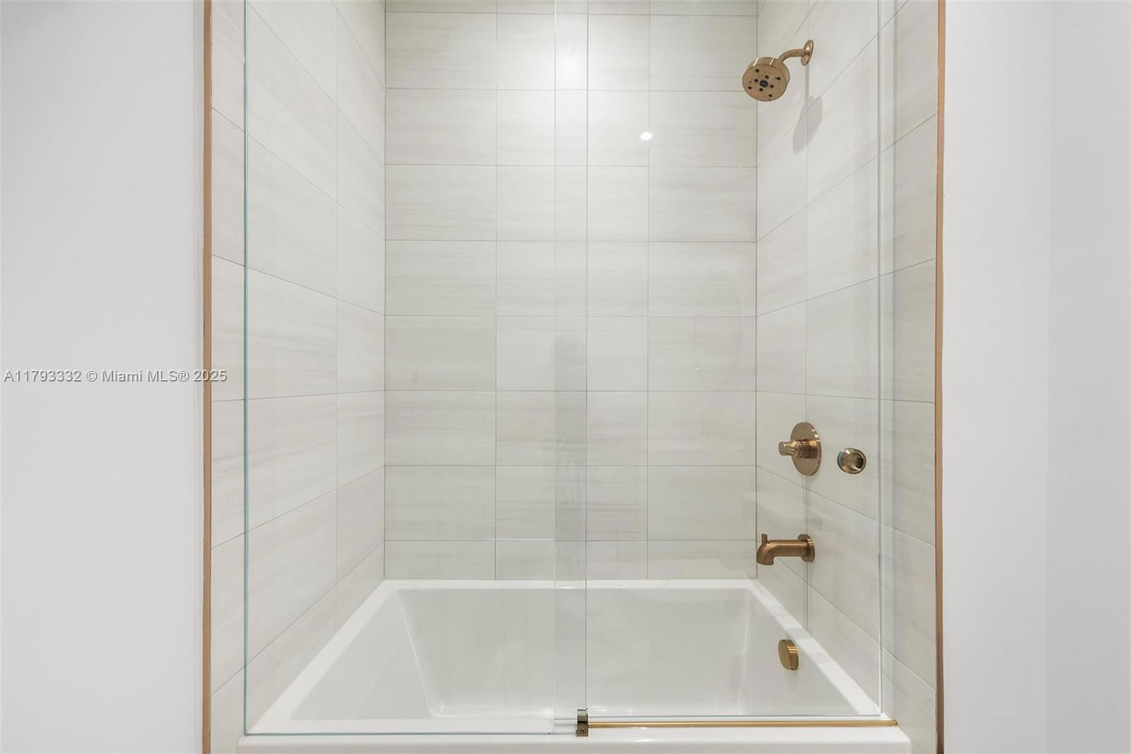 Real estate property located at 2655 Bayshore Dr. #1606, Miami-dade, Mr. C Bayshore, Coconut Grove, FL