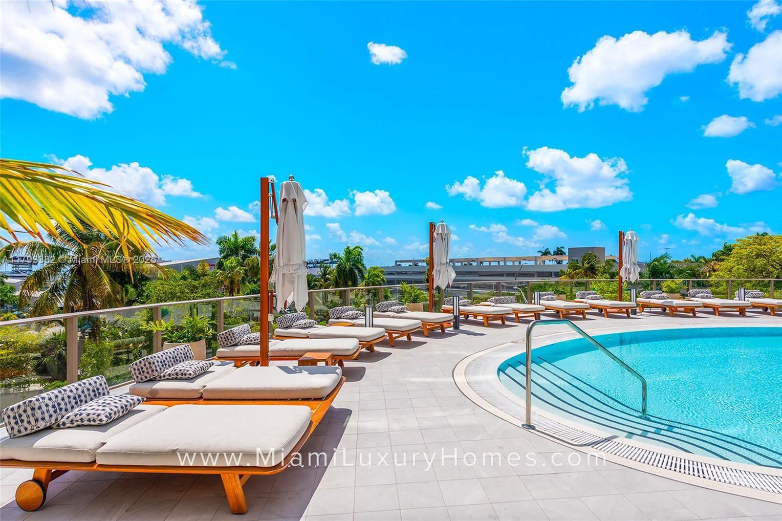 Real estate property located at 2655 Bayshore Dr. #1606, Miami-dade, Mr. C Bayshore, Coconut Grove, FL