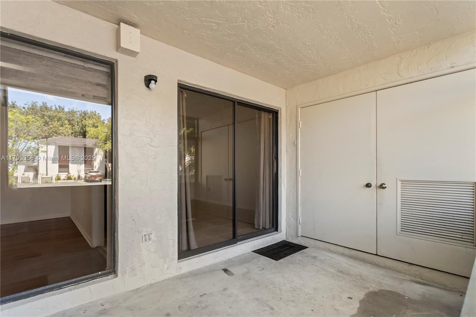 Real estate property located at 20260 3rd Ct #3, Miami-dade, Quatraine Condo Iv, Miami, FL