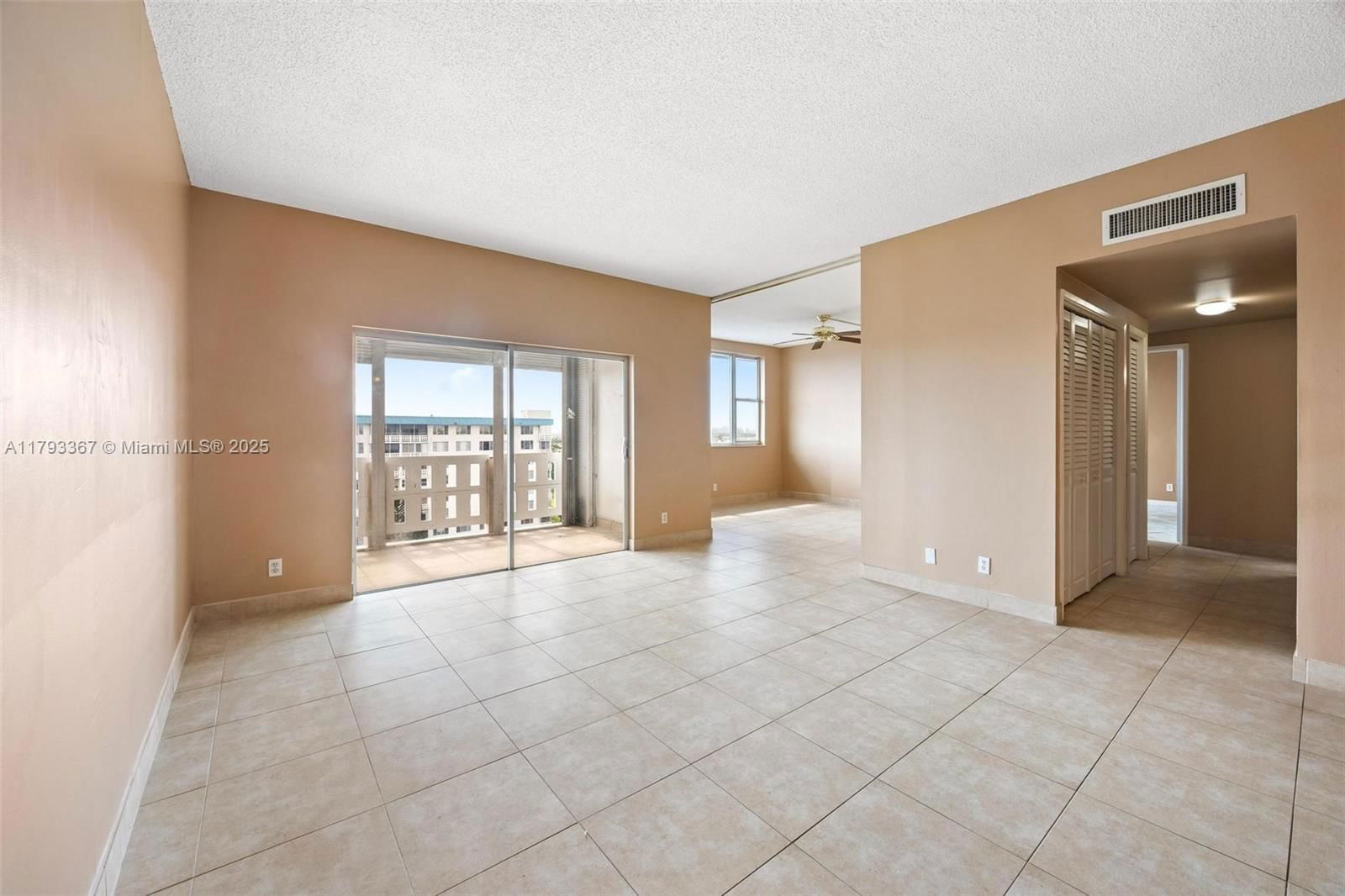 Real estate property located at 4350 Hillcrest Dr #1016, Broward, Hillcrest East No 22 Cond, Hollywood, FL
