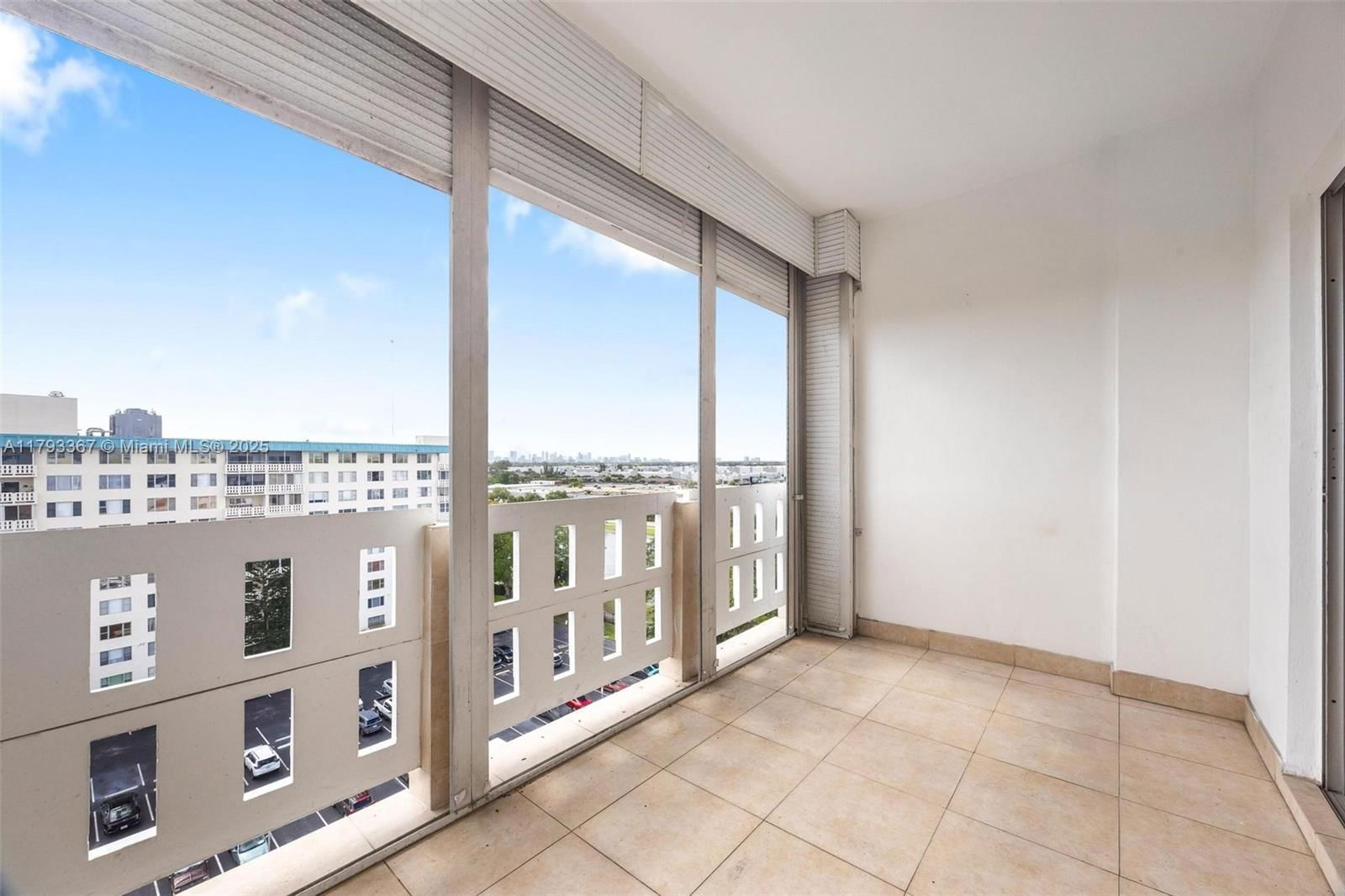 Real estate property located at 4350 Hillcrest Dr #1016, Broward, Hillcrest East No 22 Cond, Hollywood, FL