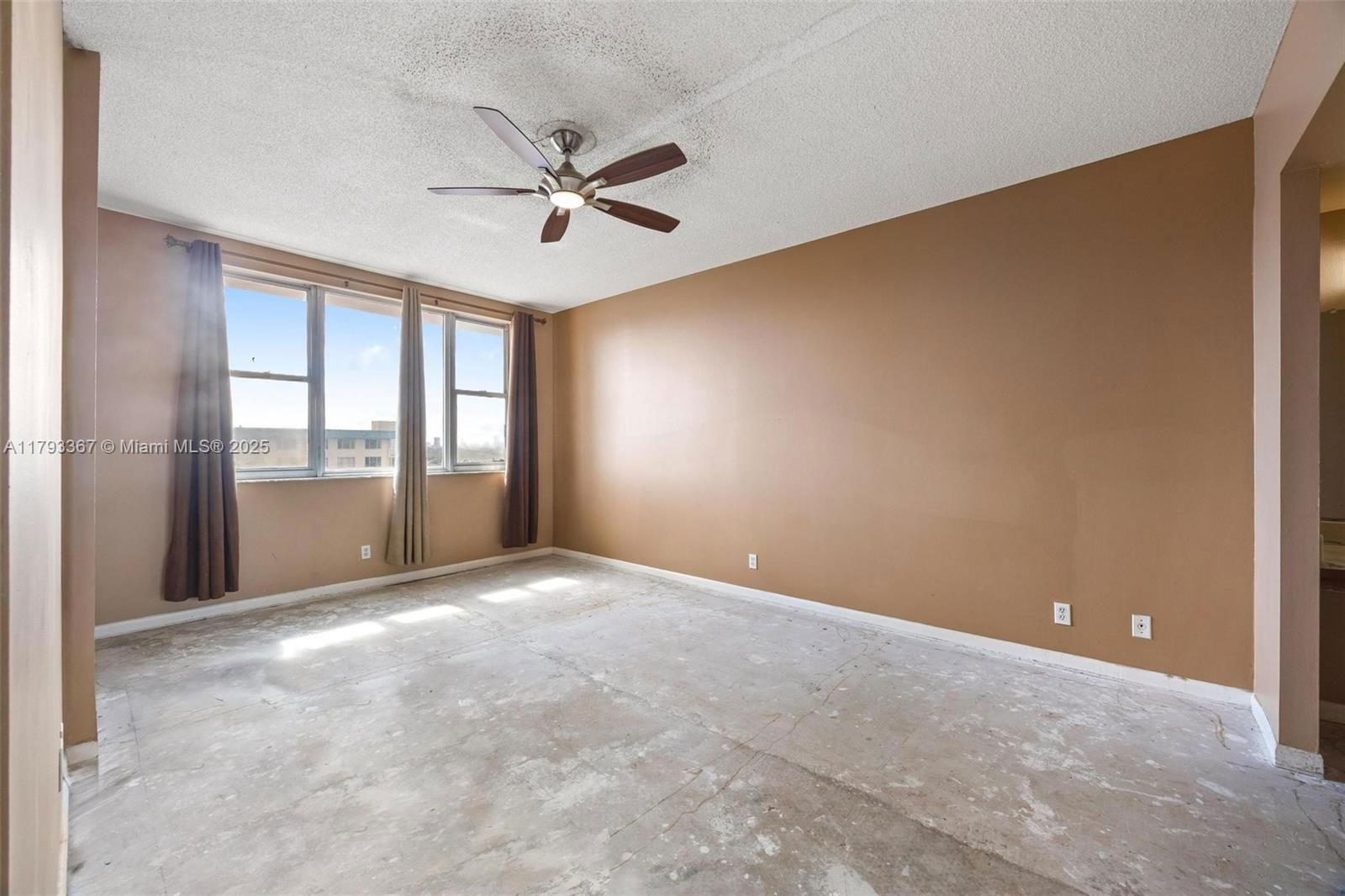 Real estate property located at 4350 Hillcrest Dr #1016, Broward, Hillcrest East No 22 Cond, Hollywood, FL