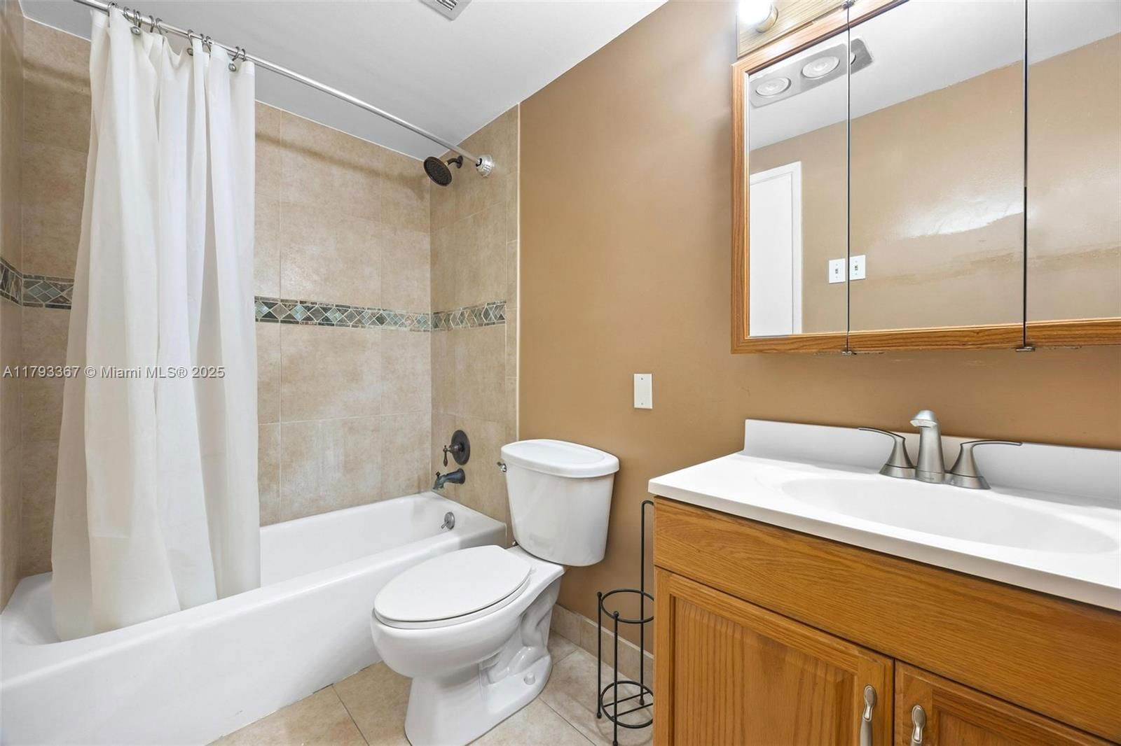 Real estate property located at 4350 Hillcrest Dr #1016, Broward, Hillcrest East No 22 Cond, Hollywood, FL