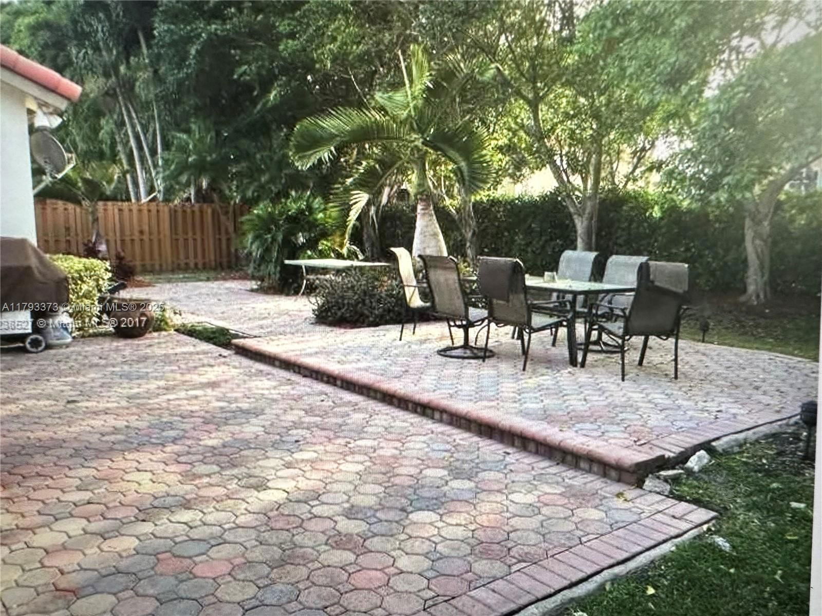 Real estate property located at 6558 113th Pl, Miami-dade, Doral Isles Riviera, Doral, FL