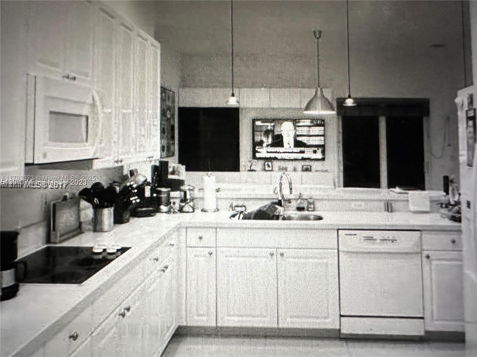Real estate property located at 6558 113th Pl, Miami-dade, Doral Isles Riviera, Doral, FL
